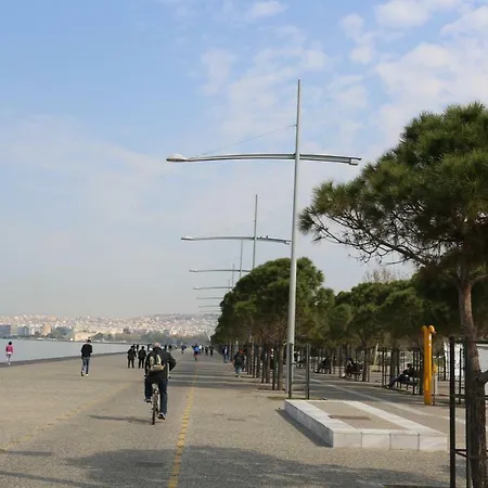 Oli's Luxury Thessaloniki
